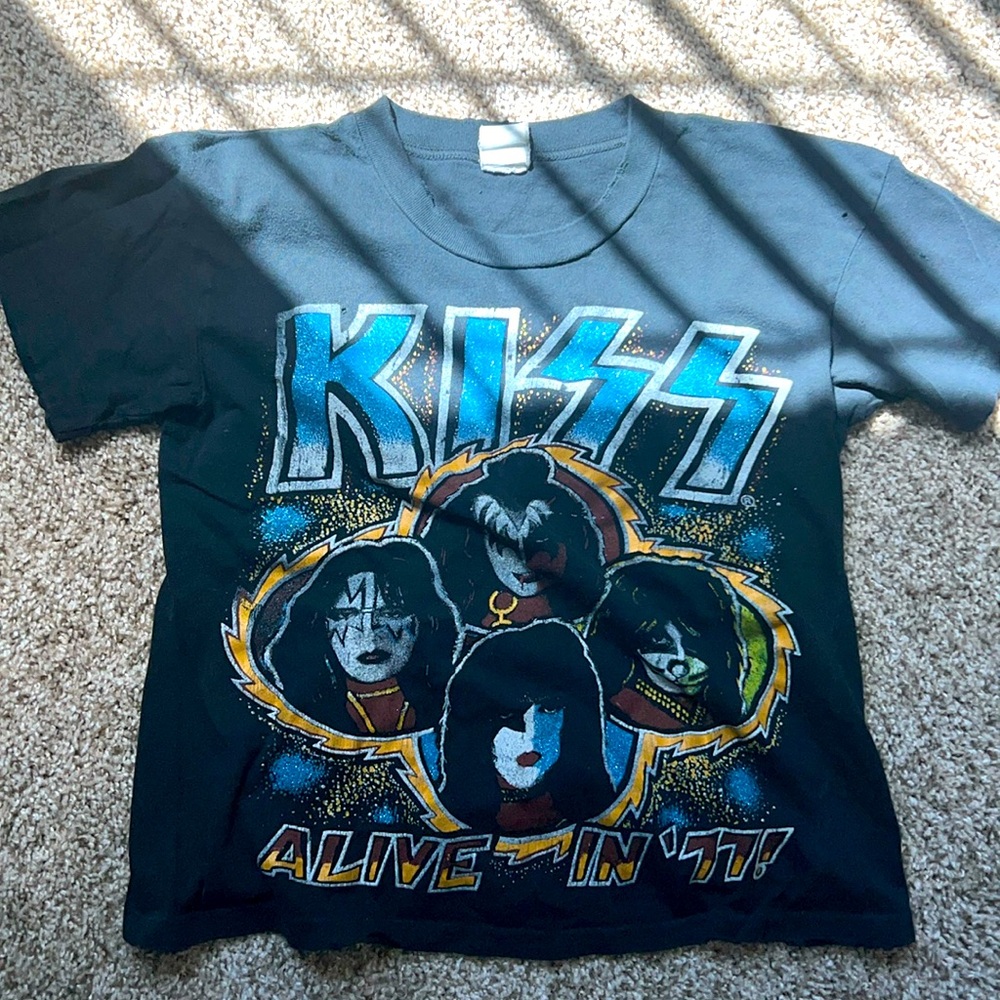 BRAND NEW RARE DISTRESSED VINTAGE KISS “ALIVE IN 11!” MADEWORN TEE!! X-Small